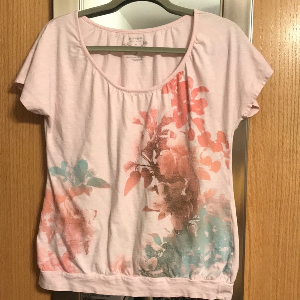 Light pink with floral short sleeve shirt Sonoma Lifestyle size medium